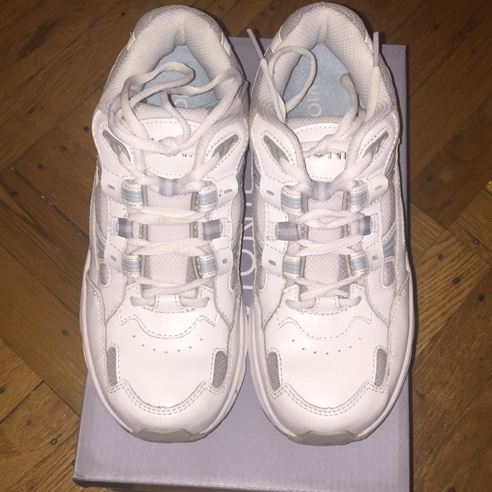 Vionic women’s sneakers